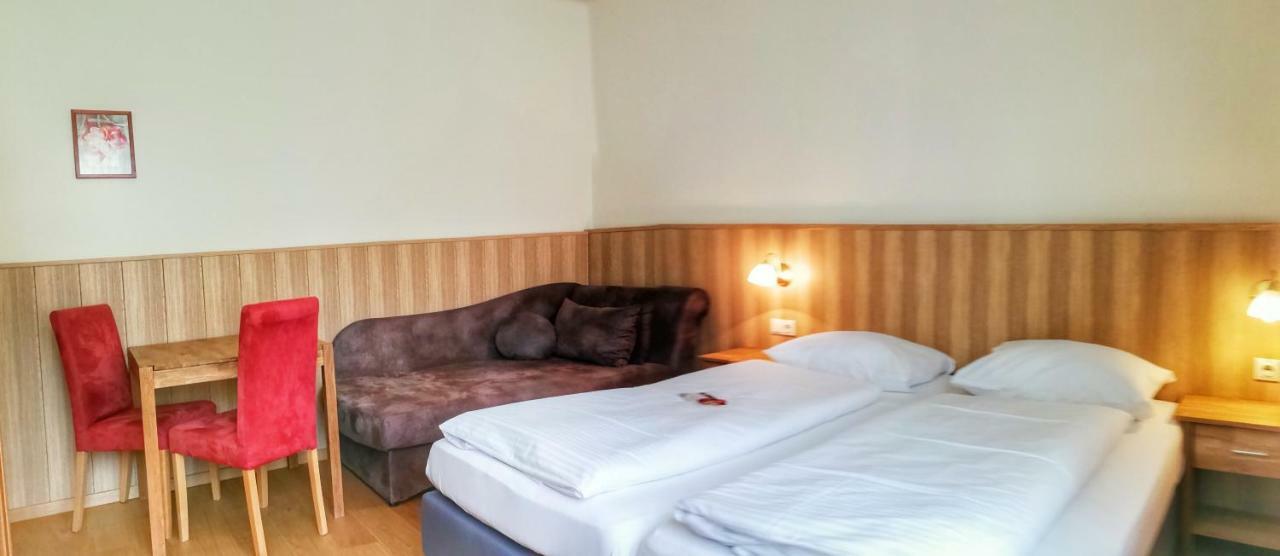 Familie Zuser Hotel Garni Mitterbach Esterno foto